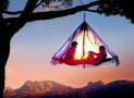 Germania, si campeggia sugli alberi