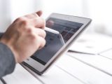 Viaggi ancora bassi pagamenti via telefono